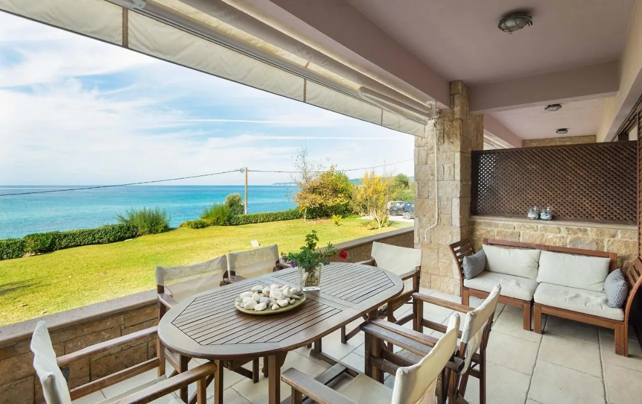Ferienhaus Seagrove, Beachfront Villa In Possidi #Feelslikehome Skála Foúrkas
